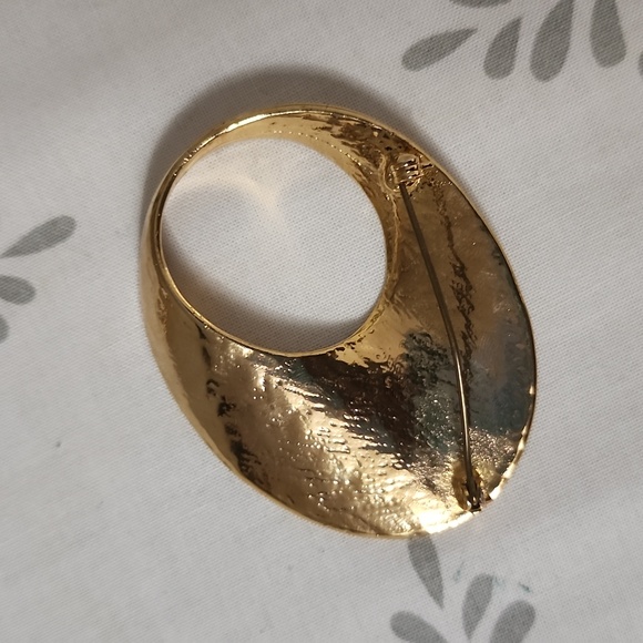 Vintage monet brooch - Picture 2 of 3